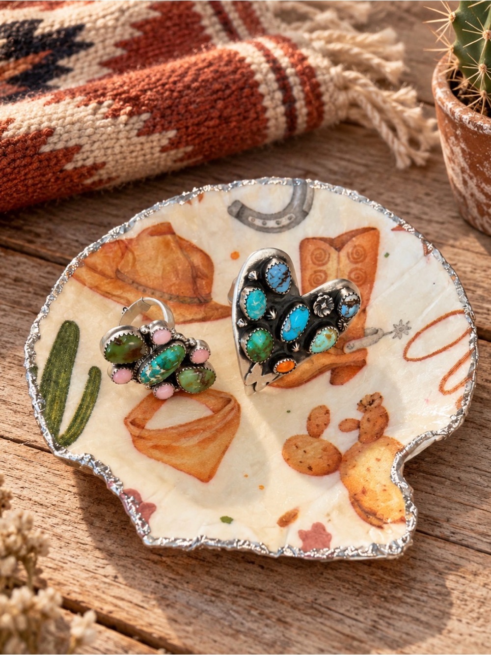 Western themed Jewelry holding shell.